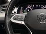Volkswagen Passat Variant 1.4 TSI PHEV GTE 218Pk Automaat (PANORAMADAK, VIRTUAL COCKPIT, APPLE CARPLAY, MEMORY SEATS, LEDER, STOELVERWARMING, KEYLESS, 360 CAMERA, TREKHAAK, NIEUWSTAAT)