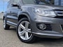 Volkswagen Tiguan 1.4 TSI Sport&Style R-line Edition / 122 PK / NL-Auto / Alcantara Bekleding / Open/Panodak / Xenon / Radio-Bluetooth / Navi / Cruise-Control / Climate-Control / ELKTR-Pakket / Wegklapbare Trekhaak / PDC / LMV18'' / ENZ.