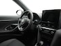Toyota Yaris Cross 1.5 Hybrid 130 Dynamic | Stuur- en stoelverwarming | Parkeersensoren v+a | Navigatie gaat naar Leseman foto's