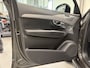 Volvo XC90 T8 Recharge AWD R-Design PANO/LUCHTVERING/B&W/TREKHAAK/22"BLACK/HEAD-UP/MASSAGE+VENTILATIE/NAPPA-LEER/360CAMERA/PINE-GREY/DONKERE-ALCANTARA HEMEL/VOLLEDIG VOLVO DEALER HISTORIE