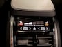Volvo XC90 T8 Recharge AWD R-Design PANO/LUCHTVERING/B&W/SOH 100%/TREKHAAK/22"BLACK/HEAD-UP/MASSAGE+VENTILATIE/NAPPA-LEER/360CAMERA/PINE-GREY/DONKERE-ALCANTARA HEMEL/VOLLEDIG VOLVO DEALER HISTORIE