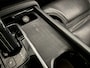 Volvo XC90 T8 Recharge AWD R-Design PANO/LUCHTVERING/B&W/SOH 100%/TREKHAAK/22"BLACK/HEAD-UP/MASSAGE+VENTILATIE/NAPPA-LEER/360CAMERA/PINE-GREY/DONKERE-ALCANTARA HEMEL/VOLLEDIG VOLVO DEALER HISTORIE