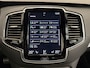 Volvo XC90 T8 Recharge AWD R-Design PANO/LUCHTVERING/B&W/SOH 100%/TREKHAAK/22"BLACK/HEAD-UP/MASSAGE+VENTILATIE/NAPPA-LEER/360CAMERA/PINE-GREY/DONKERE-ALCANTARA HEMEL/VOLLEDIG VOLVO DEALER HISTORIE