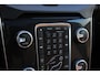 Volvo V40 Cross Country 2.0 T3 Nordic+ | Keyless entry | 100% Dealeronderhouden | 1e Eigenaar | Trekhaak | Stoelverwarming | Lichtmetalen velgen | Navigatie | Bluetooth | Koplampsproeiers