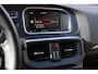 Volvo V40 Cross Country 2.0 T3 Nordic+ | Keyless entry | 100% Dealeronderhouden | 1e Eigenaar | Trekhaak | Stoelverwarming | Lichtmetalen velgen | Navigatie | Bluetooth | Koplampsproeiers