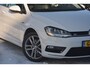 Volkswagen Golf Variant 1.2 TSI Business Edition Connected R 2e eigenaar 90881 NAP R line zeer compleet met oa half leren bekleding pdc camera pdc panoramadak schuifkantel dak ttrekhaak afneembaar audio