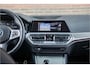BMW 3-Serie 318i M Sport, Stoelverwarming, Carplay, Alcantara, Sfeerverlichting, DAB+, PDC, Navigatie, Sportstoelen.