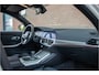 BMW 3-Serie 318i M Sport, Stoelverwarming, Carplay, Alcantara, Sfeerverlichting, DAB+, PDC, Navigatie, Sportstoelen.