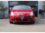 Alfa Romeo Giulietta 1.4 Turbo Turismo -170 PK - TREKHAAK - PANORAMADAK - PDC - XENON - CRUISE CONTROL - YOUNGTIMER!