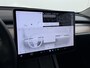 Tesla Model 3 Long Range AWD 75kWh FACELIFT Trekhaak Warmtepomp FSD-3 Hardware Stuur+Stoelverwarming AutoPilot Leder Panoramadak Adaptive-Cruise Camera's Elektr.-Stuur+Stoelen+Spiegels+Geheugen+Easy-Entry Park assistent Pdc WIFI Lane-Assist SOH 90% Lmv Navi LED DAB Voorverwarmen interieur Keyless One-Pedal-Drive 4WD Origineel Nederlandse Auto Fabrieksgarantie op Accu en Motor tot 27-09-2029/192.00km