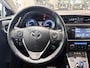 Toyota Auris 1.8 Hybrid Lease Pro Achteruitrijcamera | Bi-Xenon Koplampen | Bluetooth | Cruise Control | Electronic Climate Controle | Extra Getint Glas | Hill/Hold Functie | Keyless Entry | LED Dagrijverlichting | Lederen/Stof Bekleding | Lichtmetalen Velgen 17'' | multimedia-Voorbereiding | Navigatiesysteem Full Map | Parkeersensor Voor en Achter | Regensensor | Start/Stop Systeem | Voorstoelen Verwarmd
