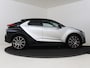 Toyota C-HR / C-HR+ 2.0 Plug-in Hybrid 220 GR SPORT Première Edition | Treeplanken | JBL | Panoramadak | head-Up Display | Elektrische Achterklep Toyota-paasweekend