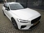 Volvo V60 2.0 T8 Twin Engine AWD R-Design / AUTOMAAT / NAV / Leder / Camera