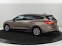 Ford Focus 1.0 EcoBoost Titanium | Stoelverwarming | Trekhaak | Adaptive cruise | Carplay | Keyless | Navigatie | Parkeerhulp | Stuurverwarming | Climate control | Getint glas