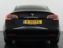 Tesla Model 3 Standard RWD Plus 60 kWh Trekhaak LFP ACCU dus 100% laden AutoPilot Leer Pano-Dak Adaptive-Cruise Camera's Elektr.-Stuur+Stoelen+Spiegels+Geheugen+Easy-Entry+Verwarmde stoelen Park assistent Pdc WIFI Lane-Assist Speed-Assist Navi LED DAB Voorverwarmen Keyless One-Pedal-Drive Lmv 18" 1e Eigenaar Origineel Nederlandse Auto Accu-Aandrijving-garantie t/m dec 2028/160.000km 1.000kg trekvermogen