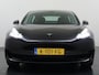 Tesla Model 3 Standard RWD Plus 60 kWh Trekhaak LFP ACCU dus 100% laden AutoPilot Leer Pano-Dak Adaptive-Cruise Camera's Elektr.-Stuur+Stoelen+Spiegels+Geheugen+Easy-Entry+Verwarmde stoelen Park assistent Pdc WIFI Lane-Assist Speed-Assist Navi LED DAB Voorverwarmen Keyless One-Pedal-Drive Lmv 18" 1e Eigenaar Origineel Nederlandse Auto Accu-Aandrijving-garantie t/m dec 2028/160.000km 1.000kg trekvermogen