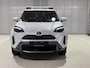 Toyota Yaris Cross 1.5 Hybrid Adventure | Parkeersensoren voor en achter | Stoelverwarming | BLIS | Dakdragerset | Compleet |