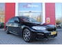 BMW 5-Serie Touring 530e 292PK xDrive M-SPORT BUSINESS EDITION PLUS | PANORAMA SCHUIF/KANTEL DAK | HARMAN KARDON AUDIO SYSTEM | LEDEREN BEKLEDING DAKOTA SCHWARZ | COMFORT ACCESS | HEAD UP DISPLAY | ZONNESCHERM ZIJRUITEN | ADAPTIEVE LED KOPLAMPEN | DRIVING ASSISTANT PROFESSIONAL MET O.A. ADAPTIVE CRUISE CONTROL EN DODEHOEK DETECTIE | ACHTERUITRIJ CAMERA | PARKEERSENSOREN VOOR + ACHTER | DRAADLOZE APPLE CARPLAY/ANDROID AUTO | NAVIGATIE | SFEER VERLICHTING | DRAADLOZE TELEFOONLADER | ELEKTRISCH BEDIENBARE VOORSTOELEN |