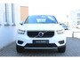 Volvo XC40 T2 Momentum Business | Adaptieve cruise control | Verwarmbare voorruit | Elektrische achterklep | Apple carplay/Android auto | Keyless | Parkeercamera achter | 18 inch Lichtmetalen velgen
