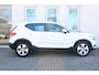 Volvo XC40 T2 Momentum Business | Adaptieve cruise control | Verwarmbare voorruit | Elektrische achterklep | Apple carplay/Android auto | Keyless | Parkeercamera achter | 18 inch Lichtmetalen velgen