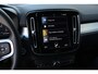 Volvo XC40 T2 Momentum Business | Adaptieve cruise control | Verwarmbare voorruit | Elektrische achterklep | Apple carplay/Android auto | Keyless | Parkeercamera achter | 18 inch Lichtmetalen velgen