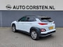 Hyundai Kona Electric EV 64kWh 204pk SOH 100% Leer Premium Schuif-/Kanteldak Warmtepomp Head-Up Display Apple Carplay Android Navi Camera Elektr.Stoelen+Leer+Verwarmd+Gekoeld Adaptive Cruise/Stop&Go Zelfsturend Multimedia Forward-Collision-Avoidance-Assist (FCA)Led Keyless DAB Pdc Subwoofer Bluetooth Dodehoek detector Privacy Glas Rijstrooksensor 1e Eigenaar Origineel Nederlandse Auto Volledig Dealeronderhouden