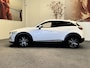 Mazda CX-3 2.0 SKY ACTIVE-G 120 GT-LUXURY AUTOMAAT NAVIGATIE CRUISE CONTROL HEAD-UP DISPLAY KEYLESS GO RIJSTROOKSENSOREN DODEHOEKSENSOREN ACHTERUITRIJCAMERA AFN. TREKHAAK ZEER MOOI !! Brgl