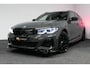 BMW 3-Serie Touring 330e xDrive M Sport / M340i Diffuser /  Black Diamond M grille / M340i M Sport bumper pakket / BMW Laser Light / Panoramadak / Premium kleur Dravitgrau / Elektr. verstelbare voorstoelen links met memory / Apple Carplay - Android Auto / Stoelverwarming / HUD / 19'' LMV / Trekhaak (afneembaar) / Lederen bekleding / Adaptief M onderstel