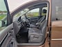 Volkswagen Touran 2.0 TDI Highline BlueMotion/ NL Auto / Zeer Goed Onderhoud / Distr. Vervangen / Airco / Navi / Camera / Trekhaak