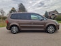 Volkswagen Touran 2.0 TDI Highline BlueMotion/ NL Auto / Zeer Goed Onderhoud / Distr. Vervangen / Airco / Navi / Camera / Trekhaak