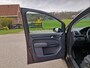 Volkswagen Touran 2.0 TDI Highline BlueMotion/ NL Auto / Zeer Goed Onderhoud / Distr. Vervangen / Airco / Navi / Camera / Trekhaak