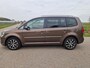 Volkswagen Touran 2.0 TDI Highline BlueMotion/ NL Auto / Zeer Goed Onderhoud / Distr. Vervangen / Airco / Navi / Camera / Trekhaak