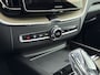 Volvo XC60 NEW MODEL 2.0 T6 Plug-in hybrid AWD Plus Dark | Panoramadak | PDC V+A en 360 Camera | Stoel+stuurverwarming | Head Up Display | Keyless |