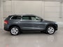 Skoda Kodiaq 1.5 TSI Edition Aut. 7p. PANO/TREKHAAK/LED/ACC/CANTON/CAMERA/CARPLAY/SFEER/LEER-ALCANTARA SP.STOEL/EL.A.KLEP/PRIVACY/VOLLEDIGE HISTORIE, INCL. OH BEURT