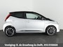 Toyota Aygo 1.0 VVT-i X-Play Bi-Tone Automaat | Apple Carplay & AndroidAUTO | Camera | 1e eigenaar | Privacy Glass |