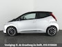 Toyota Aygo 1.0 VVT-i X-Play Bi-Tone Automaat | Apple Carplay & AndroidAUTO | Camera | 1e eigenaar | Privacy Glass |