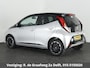 Toyota Aygo 1.0 VVT-i X-Play Bi-Tone Automaat | Apple Carplay & AndroidAUTO | Camera | 1e eigenaar | Privacy Glass |