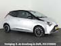 Toyota Aygo 1.0 VVT-i X-Play Bi-Tone Automaat | Apple Carplay & AndroidAUTO | Camera | 1e eigenaar | Privacy Glass |