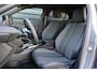 Peugeot e-2008 EV 156PK 54KWH ALLURE AUTOMAAT / NAVI / CLIMA / CAMERA V+A / 17"LMV / KEYLESS / 8 JAAR GARANTIE / FULL-LED / PDC / ADAPT. CRUISECONTROL / 1E EIGENAAR / SCHITTERENDE STAAT !!