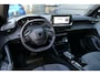 Peugeot e-2008 EV 156PK 54KWH ALLURE AUTOMAAT / NAVI / CLIMA / CAMERA V+A / 17"LMV / KEYLESS / 8 JAAR GARANTIE / FULL-LED / PDC / ADAPT. CRUISECONTROL / 1E EIGENAAR / SCHITTERENDE STAAT !!