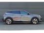 Peugeot e-2008 EV 156PK 54KWH ALLURE AUTOMAAT / NAVI / CLIMA / CAMERA V+A / 17"LMV / KEYLESS / 8 JAAR GARANTIE / FULL-LED / PDC / ADAPT. CRUISECONTROL / 1E EIGENAAR / SCHITTERENDE STAAT !!