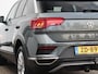 Volkswagen T-Roc 1.0 TSI Style | Trekhaak | Parkeersensoren voor & achter | DAB Ontvanger | Apple carplay / Android auto |