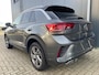 Volkswagen T-Roc 1.5 TSI R-Line DSG-aut. R-LINE / Trekhaak afn. / Camera / Stoelverw. / IQ Light / FABRIEKS garantie
