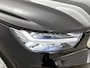 Volvo XC40 2.0 T4 Momentum 190pk Automaat | Trekhaak | Schuif-/Kanteldak | Navigatie | Climate Control | Cruise Control | Camera | LED | Parkeersensoren Voor + Achter | 18"LMV |