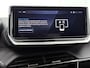Peugeot 208 1.2 Hybrid Allure 110pk Automaat | 8 JAAR GARANTIE | Navigatie | 360 Camera | Cruise Control | 16"LMV | Dodehoekdetectie | Draadloze telefoonlader | Apple Carplay/Android Auto |