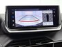 Peugeot 208 1.2 Hybrid Allure 110pk Automaat | 8 JAAR GARANTIE | Navigatie | 360 Camera | Cruise Control | 16"LMV | Dodehoekdetectie | Draadloze telefoonlader | Apple Carplay/Android Auto |