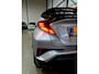 Toyota C-HR / C-HR+ 1.8 Hybrid Adventure + Dealer OH|Keyless|Camera|Navi|Apple|Android|DAB|Dodehoek|Lane|LED|18"LMV