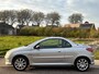 Peugeot 206 CC 1.6-16V Quiksilver Storing Cabriodak! ECC Audio/CD El. pakket ABS Sportstoelen LMV 16" Dealeronderh. Apk 03/10/2026