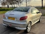 Peugeot 206 CC 1.6-16V Quiksilver Storing Cabriodak! ECC Audio/CD El. pakket ABS Sportstoelen LMV 16" Dealeronderh. Apk 03/10/2026