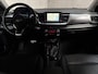 Kia Stonic 1.0 T-GDi Executive Sport Automaat (APPLE CARPLAY, NAVIGATIE, LEDER, KEYLESS, STUUR/STOELVERWARMING, LM VELGEN, SPORTSTOELEN, CAMERA, TREKHAAK, NIEUWSTAAT)